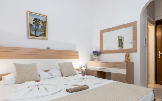 Panos Luxury Studios: Lusso & Comfort in una Splendida Camera Doppia a Paros!
